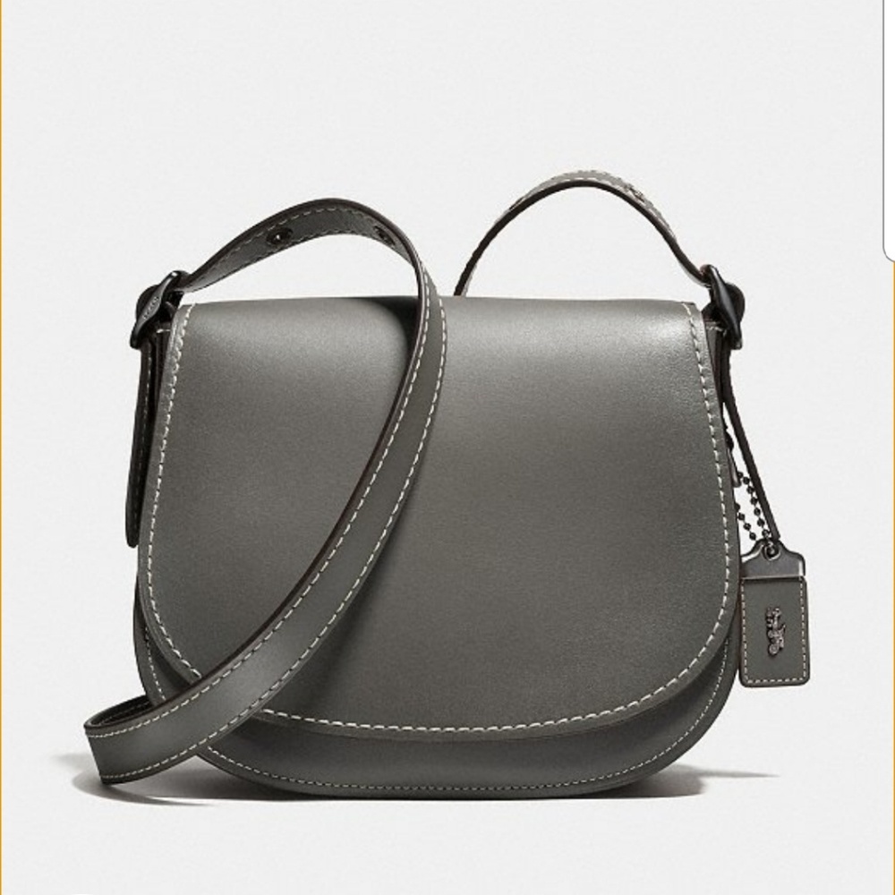Coach Glovetan Leather crossbody .